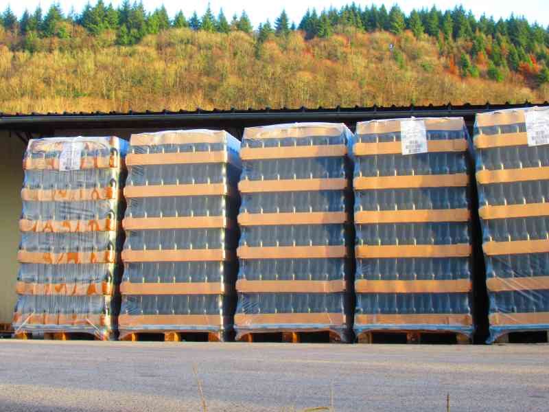 Palettes de bouteilles vides