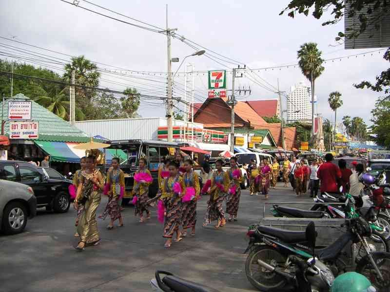 Troupe folklorique de femme en Thaïlande