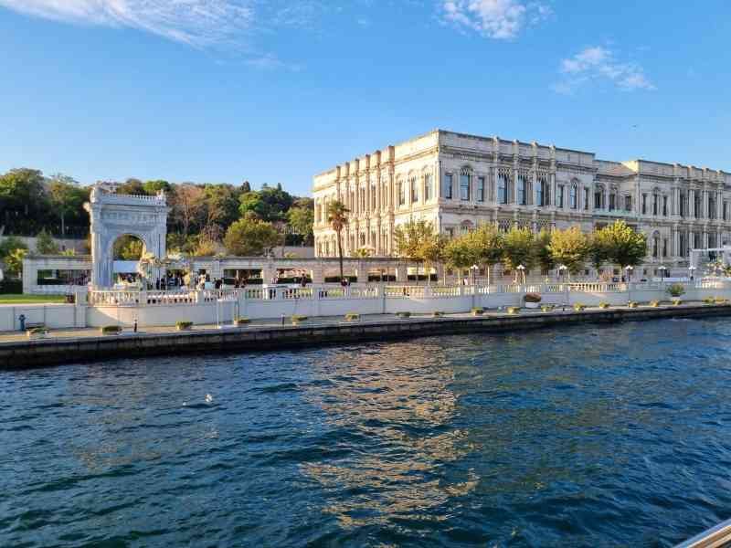 Palais de Dolmabahçe à Istanbul en Turquie photo gratuite
