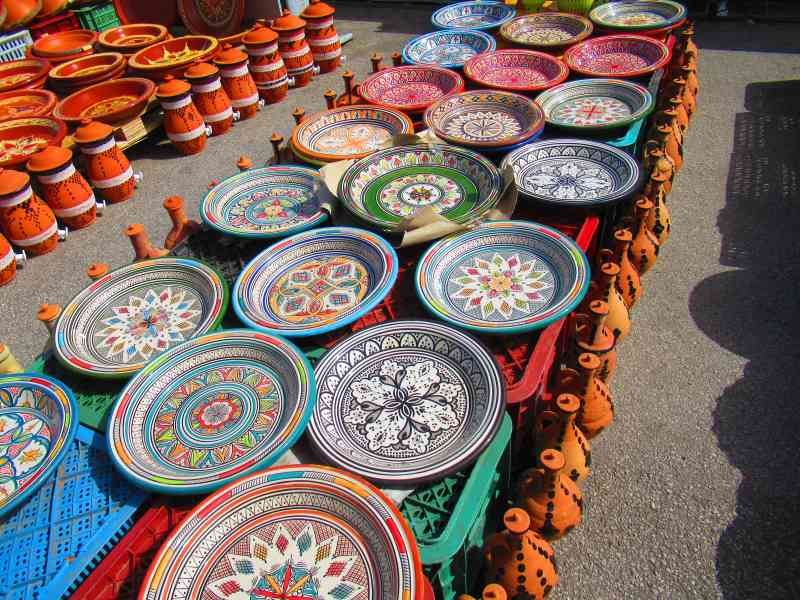 Plat poterie marocaine - Platte aus marokkanischer Keramik