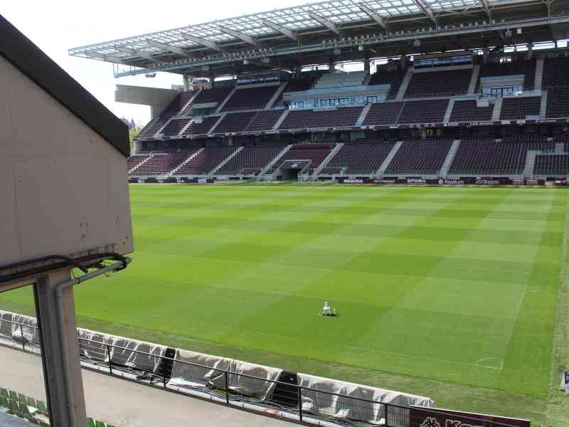 Pelouse du Stade Saint Symphorien du FC Metz, photo gratuite