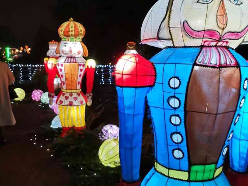 Wooden soldiers at the lantern trail in Metz