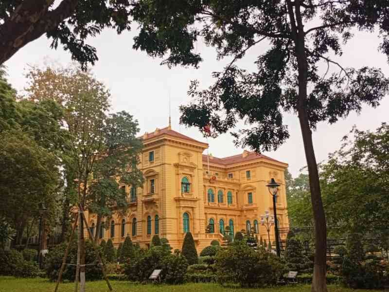 Palais présidentiel du Vietnam, situé à Hanoï, photo gratuite