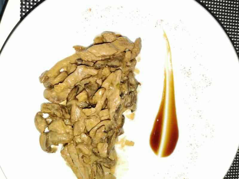 Emincé de veau dans un plat