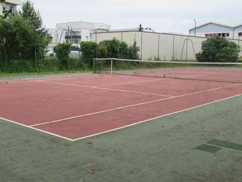 Terrain de tennis