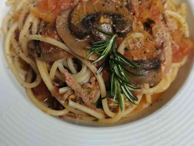 Spaghettis au canard, photo gratuite