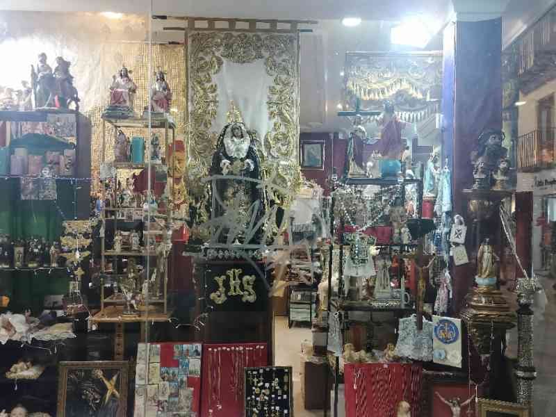 Une vitrine de la boutique d'articles religieux, photo gratuite