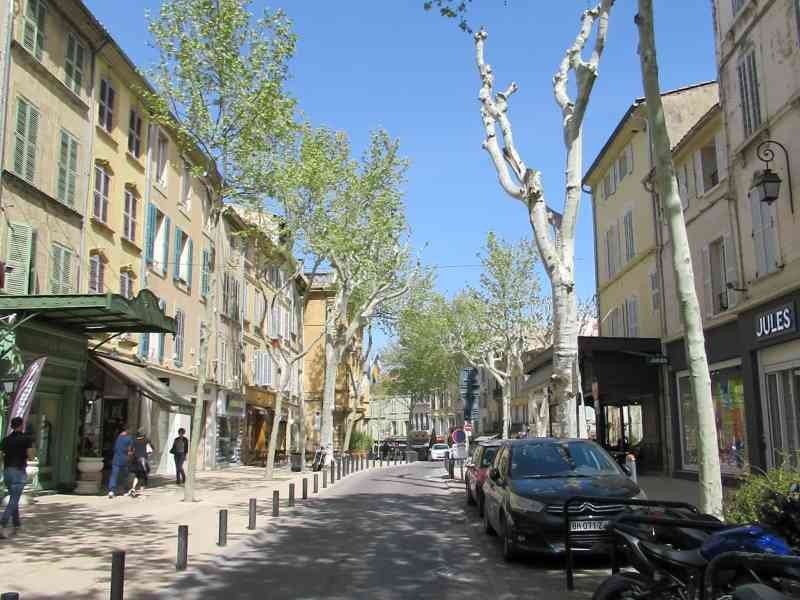 Boulevard de la République à Salon de Provence