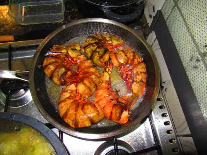 Gambas cuites dans une poêle