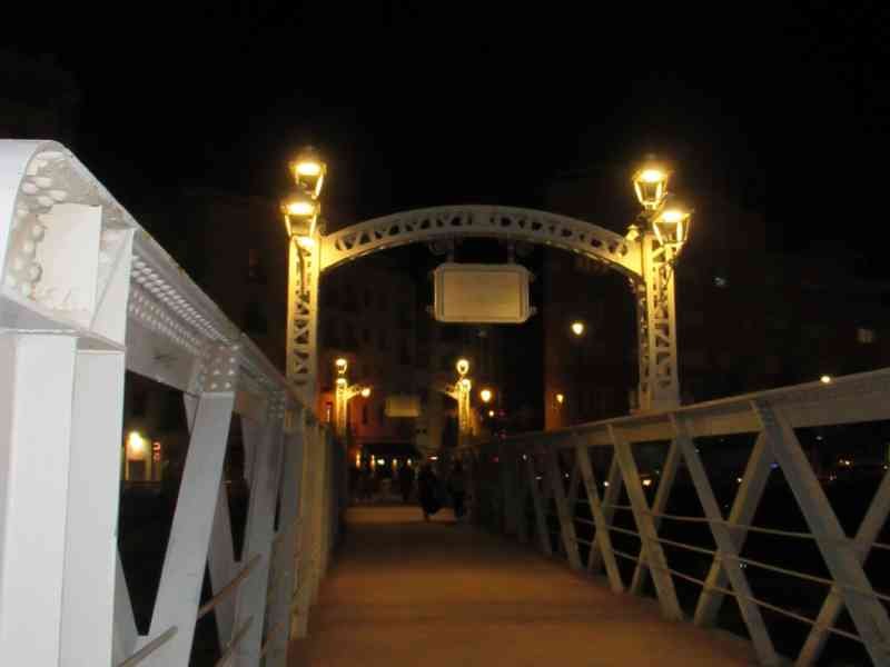 Le pont de Santo Domingo à Malaga, en Espagne, photo gratuite