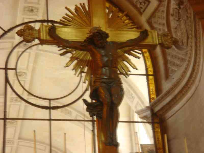 Le Christ en croix des invalides, Paris photo gratuite