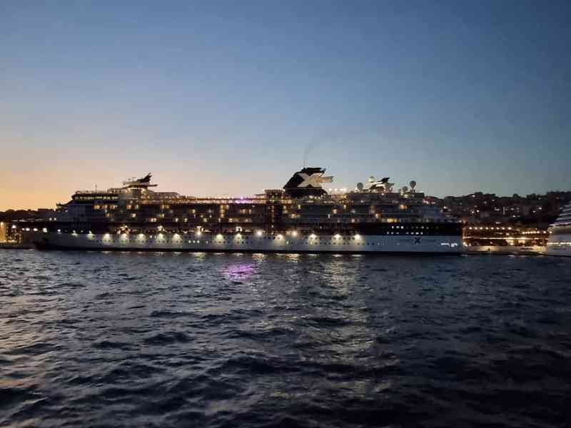Celebrity Millennium vu de nuit