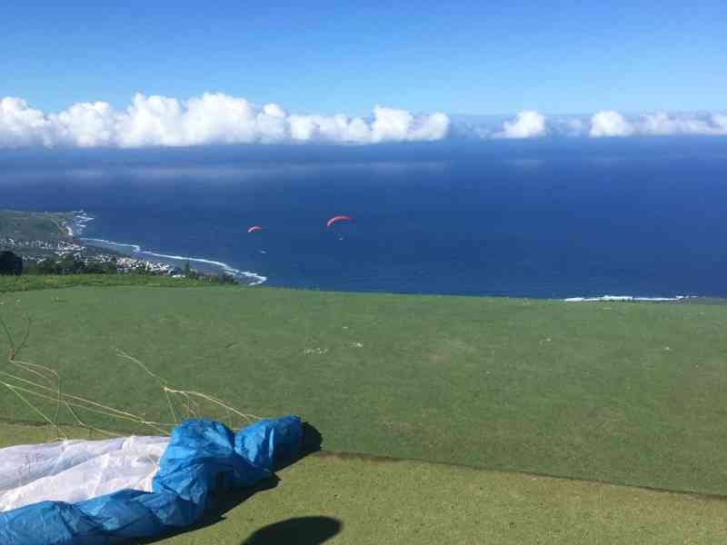 Séance de parapente sur l'île de La Réunion, photo gratuite