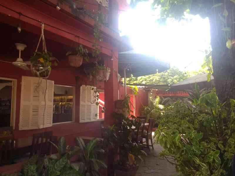 Terrasse de restaurant, un bâtiment, photo gratuite