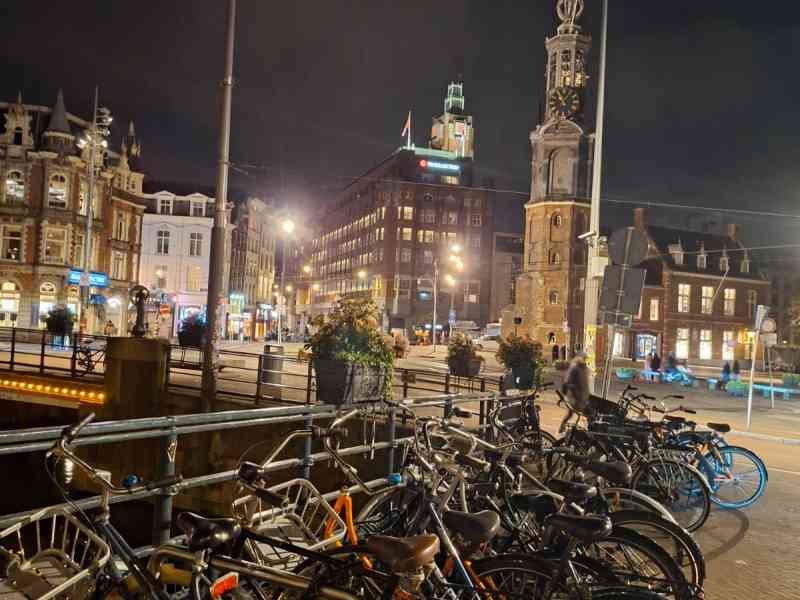 Stationnement de vélos à Amsterdam, photo gratuite