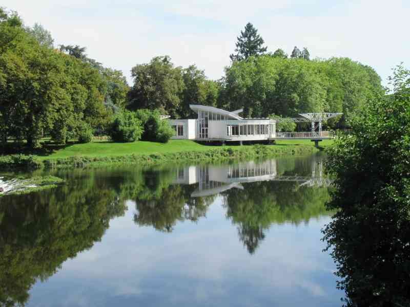 Pavillon au bord de l’eau parc Épinal photo gratuite
