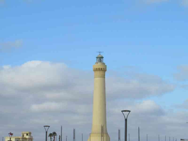 Le phare d'El Hank, situé sur le cap El Hank, à l'ouest du port de Casablanca, au Maroc, photo gratuite