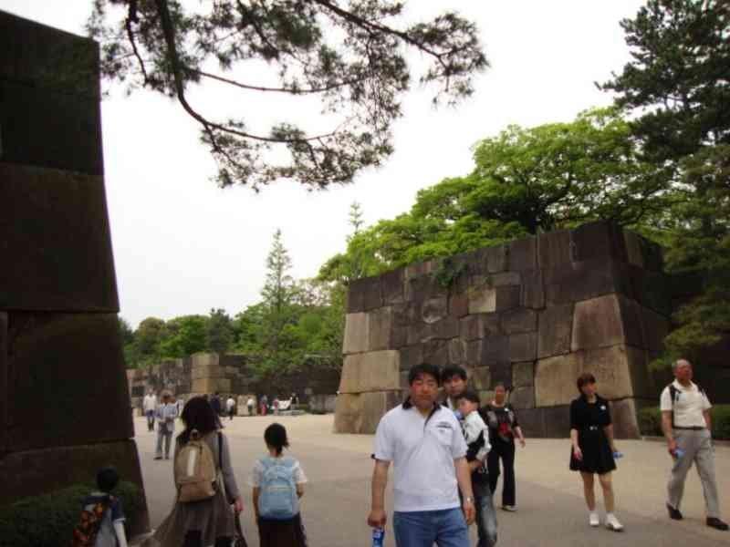 Promenade autour des murailles impériales à Tokyo photo gratuite