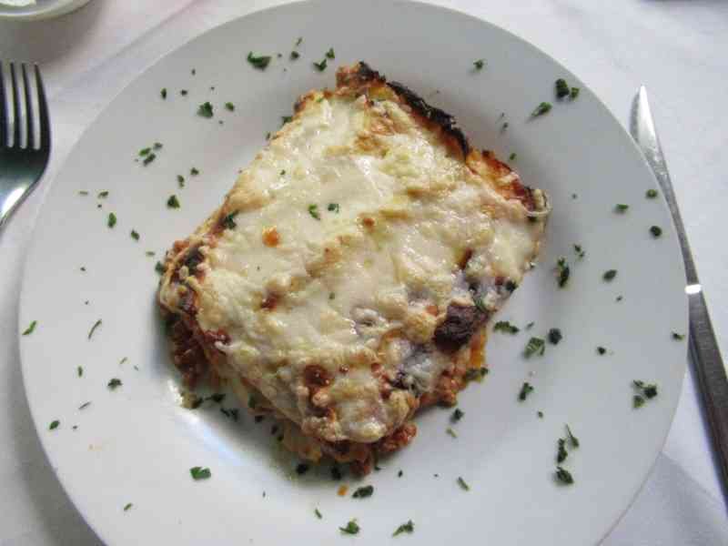 Part de lasagnes maison