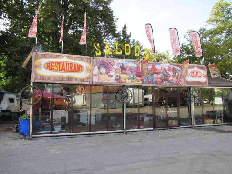 Restaurant grill Le Saloon dans une fête foraine