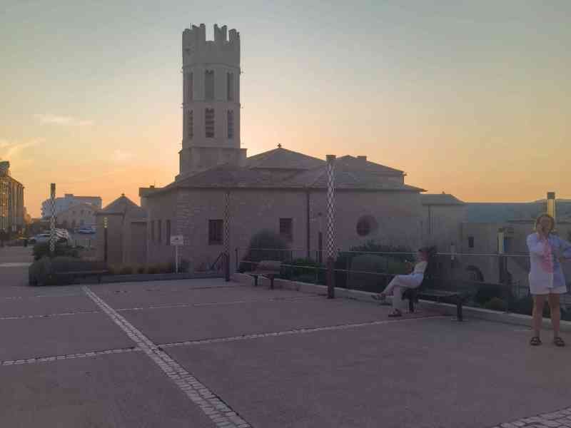 L'Église Saint-Dominique de Bonifacio, Corse, photo gratuite