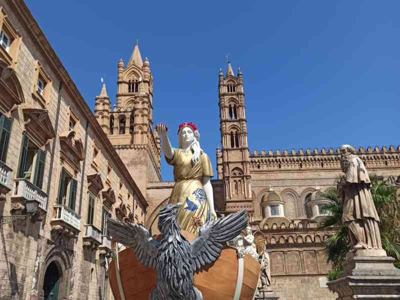 La cathédrale de Palerme avec Santa Rosalia statue, Sicile, Italie, photo gratuite