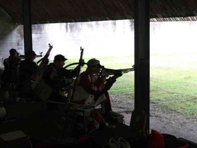 Tireurs à l’arbalète en action photo gratuite