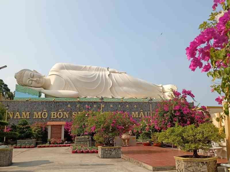 Statue du Bouddha couché à la pagode Vinh Trang, photo gratuite