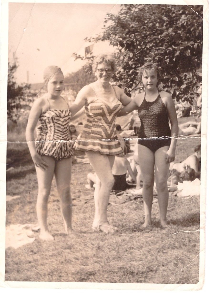 Femmes à la plage à Brühl en Allemagne photo gratuite