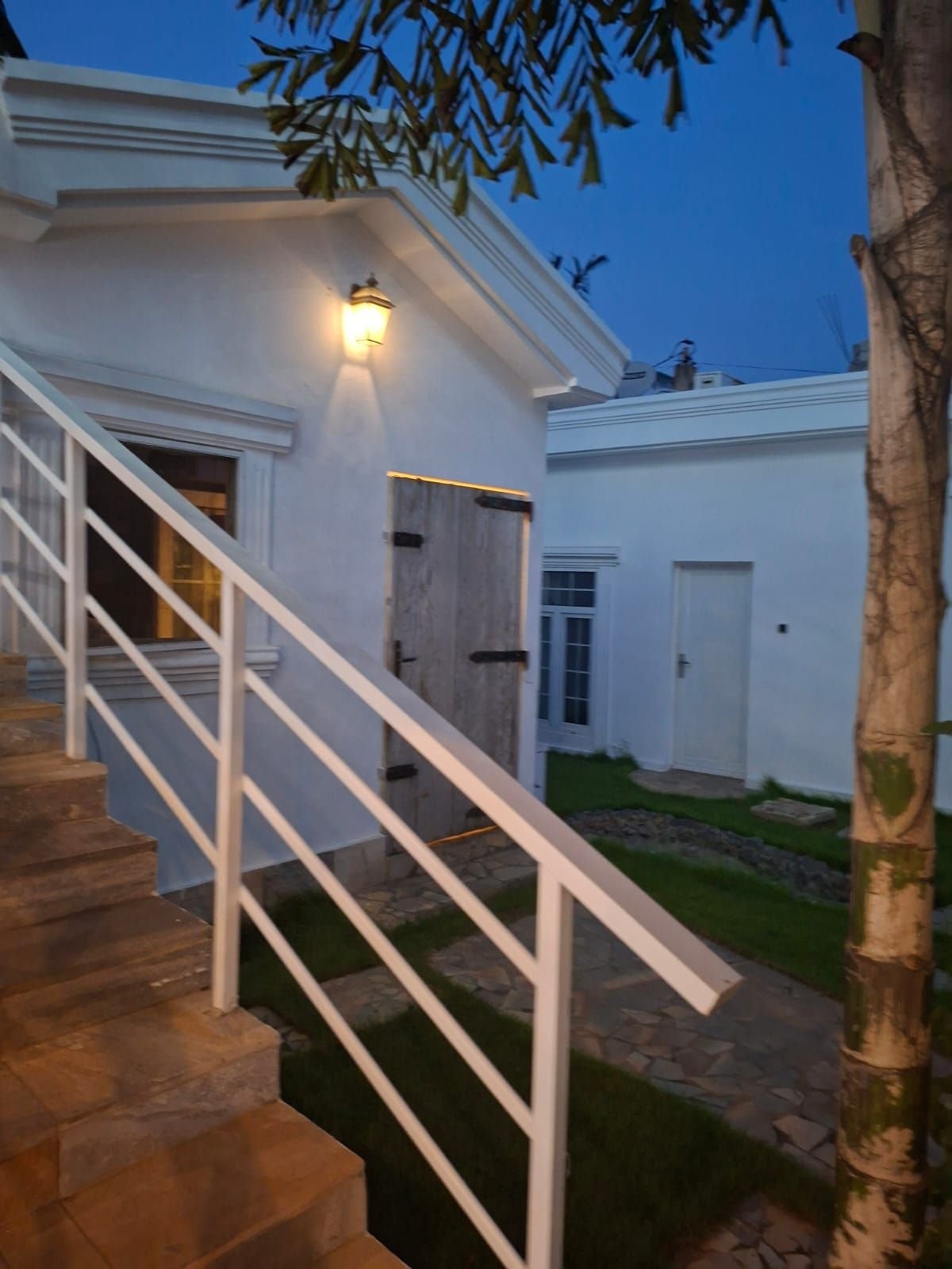 Un escalier extérieur, photo gratuite