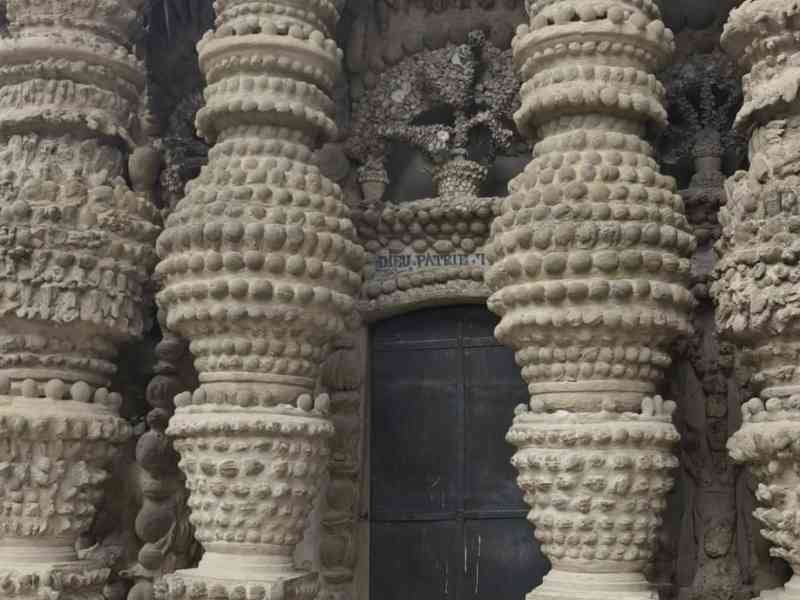 Palais Idéal du Facteur Cheval dans la Drôme, en France, photo gratuite
